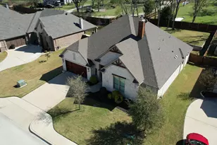 1108 Crown Valley Dr, Weatherford, TX 76087 - Photo 2