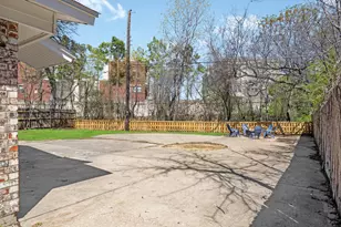 1209 Wildwood Dr, Arlington, TX 76011 - Photo 2