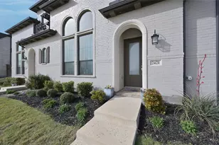 2421 Longspur Dr, Fort Worth, TX 76008 - Photo 2