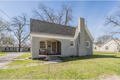 1734 E California St, Gainesville, TX 76240 - Photo 6