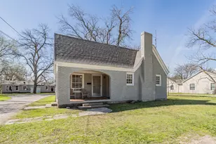 1734 E California St, Gainesville, TX 76240 - Photo 6