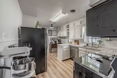 1734 E California St, Gainesville, TX 76240 - Photo 18