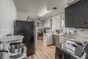 1734 E California St, Gainesville, TX 76240 - Photo 18