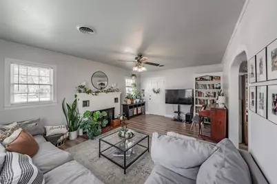 1734 E California St, Gainesville, TX 76240 - Photo 12