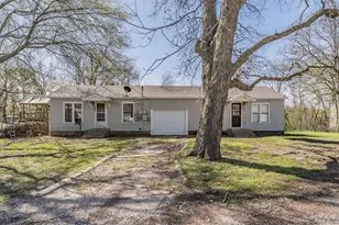 1734 E California St, Gainesville, TX 76240 - Photo 8