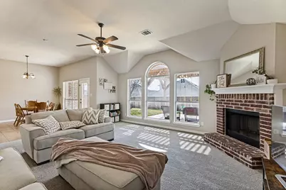 720 Date Court, Burleson, TX 76028 - Photo 14