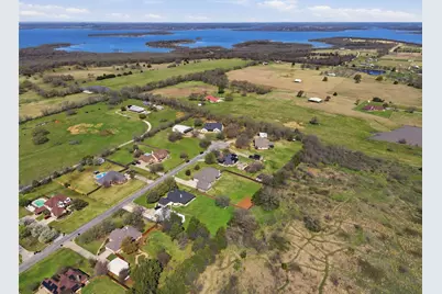 1201 Parkway Lane, Pilot Point, TX 76258 - Photo 40