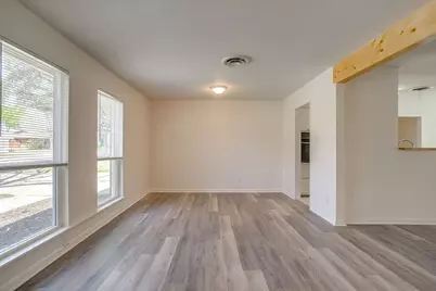 6013 Worrell Drive, Fort Worth, TX 76133 - Photo 10