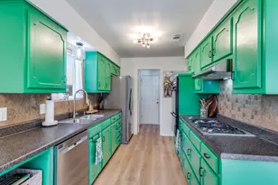 2310 Oakwood Ln, Arlington, TX 76012 - Photo 6