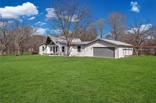 118 Old Authon Ln, Weatherford, TX 76088 - Photo 2