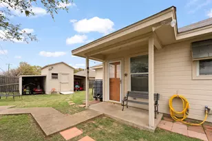 1595 Spring Branch Dr, Cleburne, TX 76033 - Photo 26