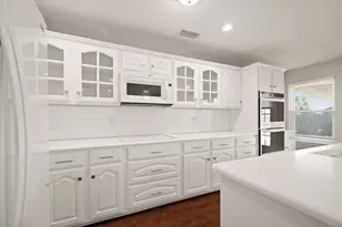 1004 Ridgetop Dr, Justin, TX 76247 - Photo 16