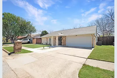 2318 Overbrook Drive, Arlington, TX 76014 - Photo 2
