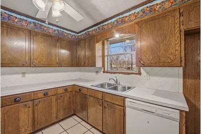 915 N Charlotte Avenue, Stephenville, TX 76401 - Photo 18