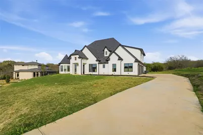 1107 Lily Court, Grand Prairie, TX 75104 - Photo 2