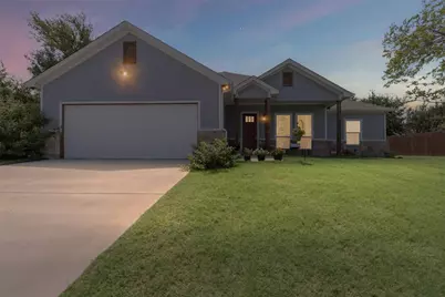 2413 Christine Drive, Granbury, TX 76048 - Photo 4