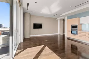 2408 Victory Park Ln, Dallas, TX 75219 - Photo 4