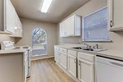 4426 Mayflower Drive, Garland, TX 75043 - Photo 6