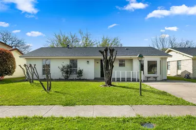 429 Blueberry Lane, Grand Prairie, TX 75052 - Photo 2