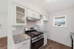 429 Blueberry Ln, Grand Prairie, TX 75052 - Photo 14