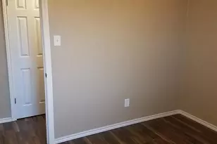 100 Lochness Ln, Benbrook, TX 76126 - Photo 6