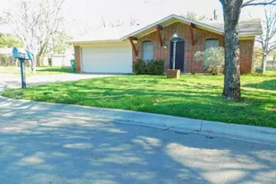 3510 Sagebrush Dr, Denton, TX 76209 - Photo 2