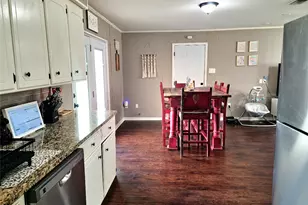 215 N Karl Cayton St, Groesbeck, TX 76642 - Photo 12