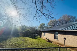 735 Anderson Rd, Reno, TX 75462 - Photo 2
