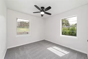 4040 Wind River Dr, Dallas, TX 75216 - Photo 16