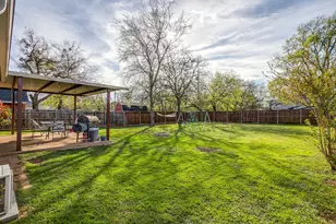 1215 Davis St, Cleburne, TX 76033 - Photo 34