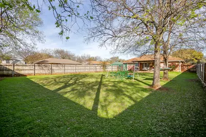 1215 Davis Street, Cleburne, TX 76033 - Photo 36