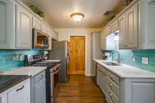 1215 Davis St, Cleburne, TX 76033 - Photo 12