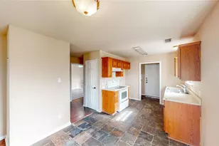 701 E College St, Sherman, TX 75090 - Photo 10