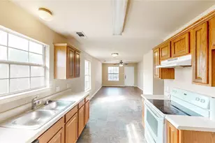 701 E College St, Sherman, TX 75090 - Photo 6