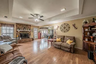 748 Regency Dr, Hurst, TX 76054 - Photo 4