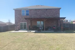 305 Gypsum Ln, Glenn Heights, TX 75154 - Photo 10