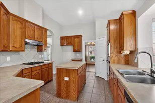 2839 Kate Ln, Grand Prairie, TX 75052 - Photo 12