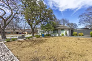 1812 Carol St, McKinney, TX 75069 - Photo 4