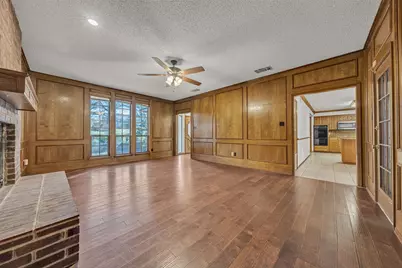 205 William Wallace Drive, Burleson, TX 76028 - Photo 4