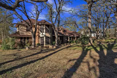 205 William Wallace Drive, Burleson, TX 76028 - Photo 2