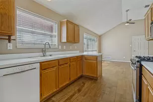 221 Layman Dr, Cedar Hill, TX 75104 - Photo 10