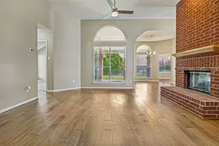 221 Layman Dr, Cedar Hill, TX 75104 - Photo 2