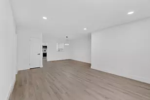 7708 Royal Ln, Dallas, TX 75230 - Photo 18