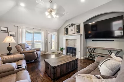 1028 Crest Meadow Drive, Fort Worth, TX 76052 - Photo 4