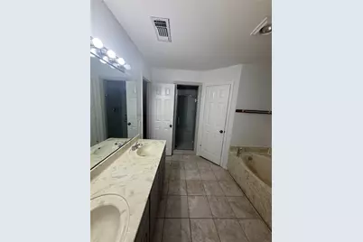 1009 Village Wood Court, Arlington, TX 76012 - Photo 18