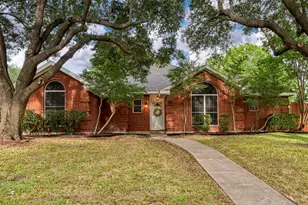 215 Barbara Way, Red Oak, TX 75154 - Photo 2