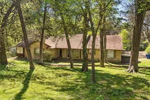 2810 Gladiolus Ln, Dallas, TX 75233 - Photo 1