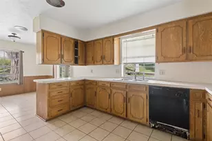 2810 Gladiolus Ln, Dallas, TX 75233 - Photo 10