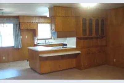 1500 W Baldridge Street, Ennis, TX 75119 - Photo 10