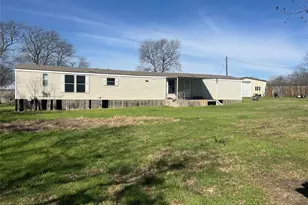 217 S Robinson St, Myra, TX 76253 - Photo 6